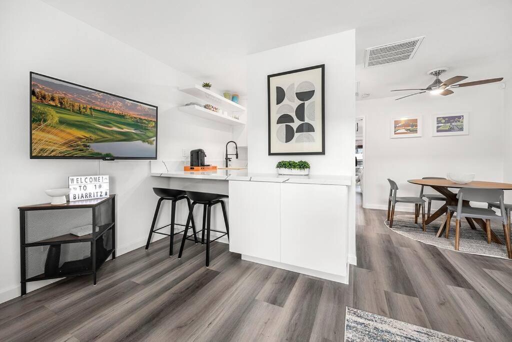 The 1 At Biarritz-Remodeled 1 Bedroom In Downtown Ps Παλμ Σπρινγκς Εξωτερικό φωτογραφία